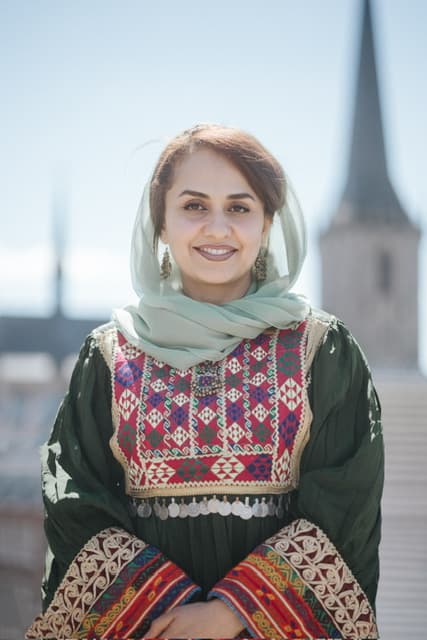 Nargis Mommand Hassanzai, Gründerin der Farkhunda Foundation